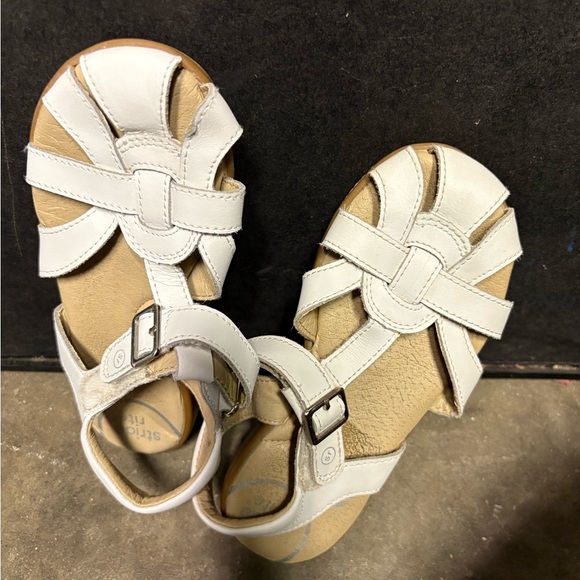 Stride Rite White Sandals Child 11 - Picture 2 of 5